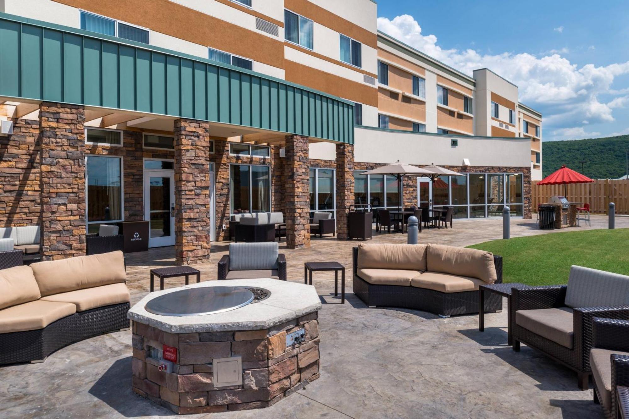 Courtyard By Marriott Elmira Horseheads Hotell Exteriör bild